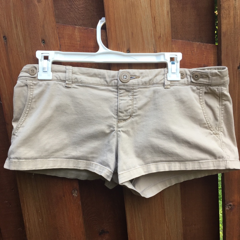 Pre-Loved American Eagle Khaki Shorts Size 8